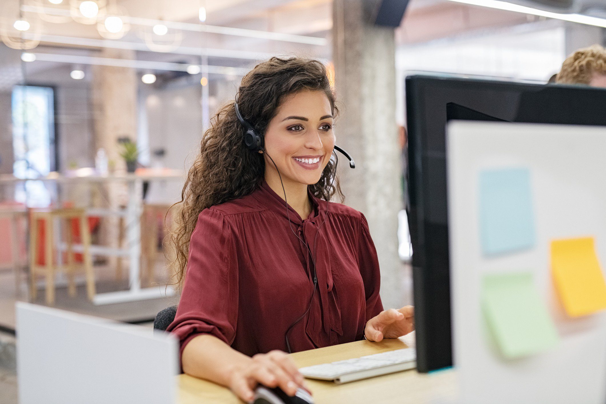 ¿qué Es Un Contact Center Y En Qué Se Diferencia Del Call Center Ikusi